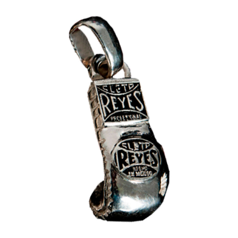 Dije de plata Cleto Reyes