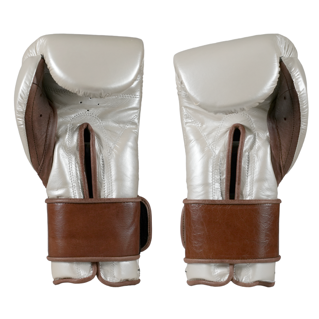 GUANTE DE ENTRENAMIENTO EN PIEL DE RES 12 OZ C/CIERRE DE CONTACTO BLANCO PERLA/VINTAGE CAFE
